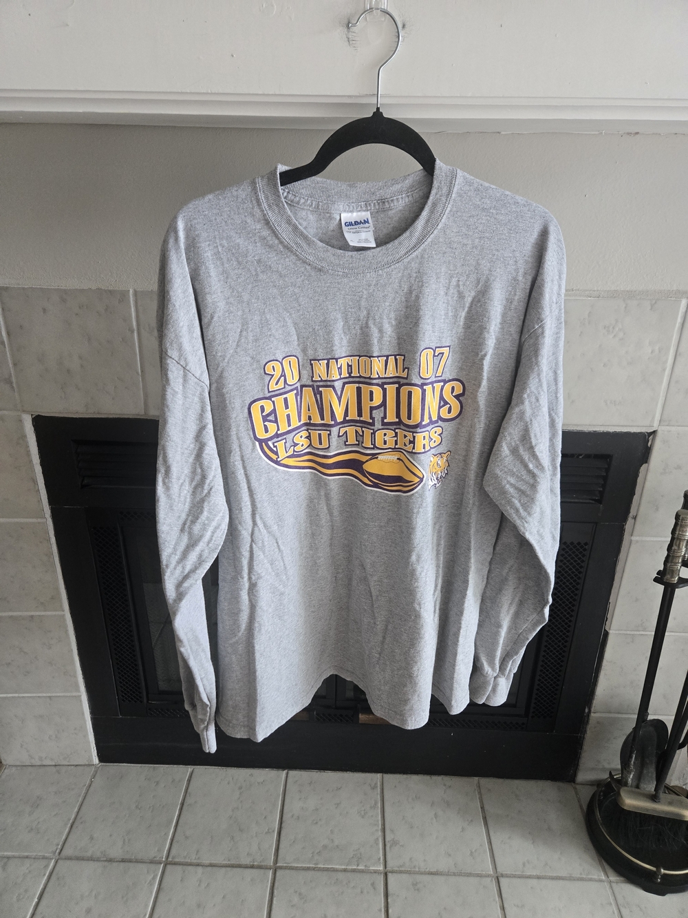Gildan Gray Long Sleeve LSU Tigers 2007 Champions Graphic Shirt